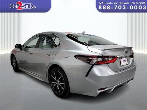 2022 Toyota Camry SE