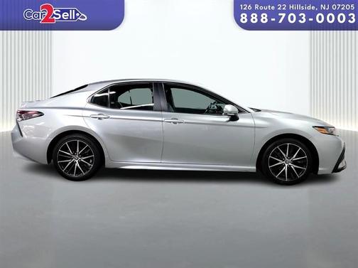 2022 Toyota Camry SE