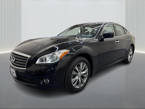 Black Obsidian 2014 INFINITI Q70 3.7X