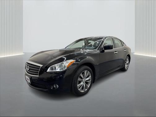 Black Obsidian 2014 INFINITI Q70 3.7X