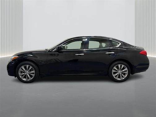 Black Obsidian 2014 INFINITI Q70 3.7X