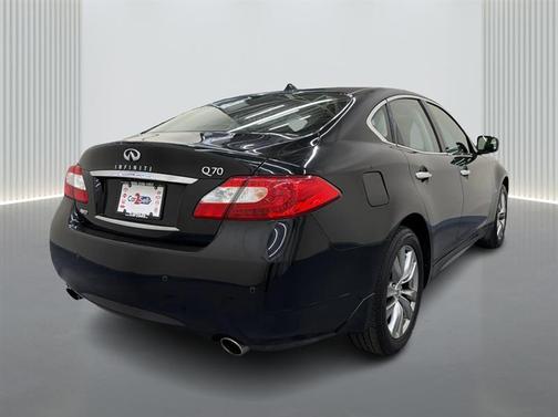 Black Obsidian 2014 INFINITI Q70 3.7X