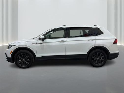 Pure White 2024 Volkswagen Tiguan 2.0T SE