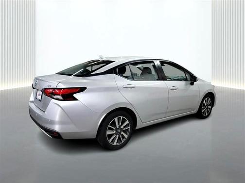2022 Nissan Versa 1.6 SV