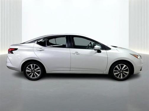 2022 Nissan Versa 1.6 SV