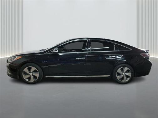 2017 Hyundai SONATA Hybrid Limited