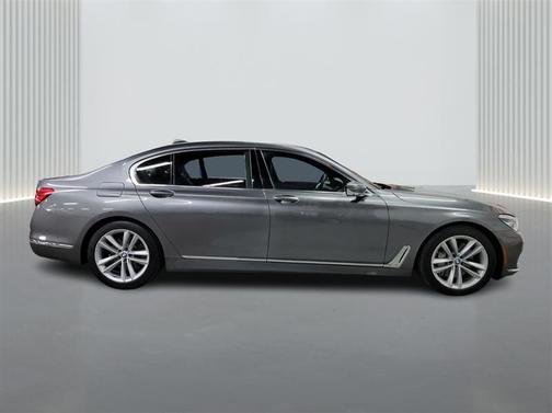 2017 BMW 750 i xDrive