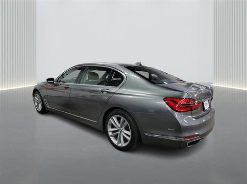 2017 BMW 750 i xDrive