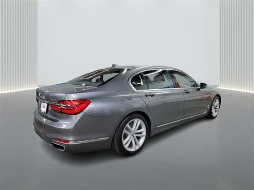 2017 BMW 750 i xDrive