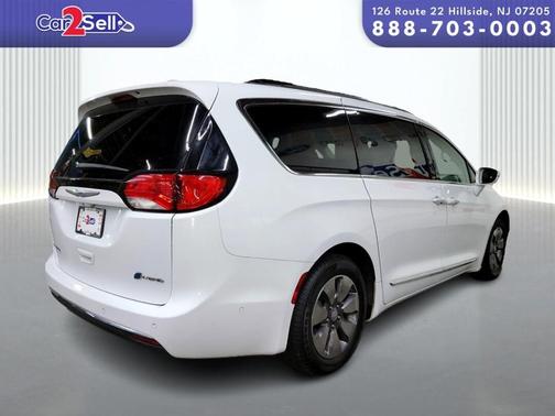 2017 Chrysler Pacifica Hybrid Platinum