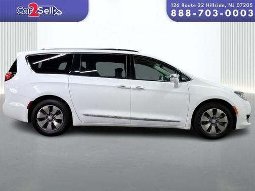 2017 Chrysler Pacifica Hybrid Platinum