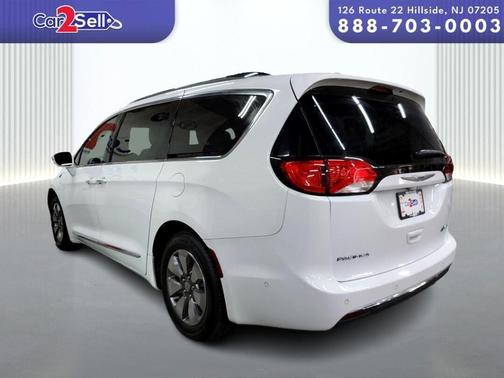 2017 Chrysler Pacifica Hybrid Platinum