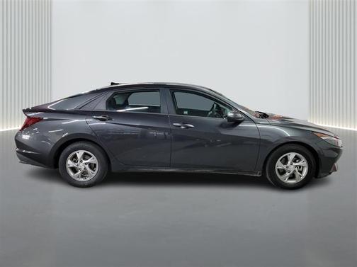 2021 Hyundai ELANTRA SE