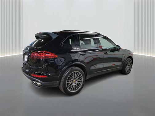 2017 Porsche Cayenne E-Hybrid S Platinum Edition