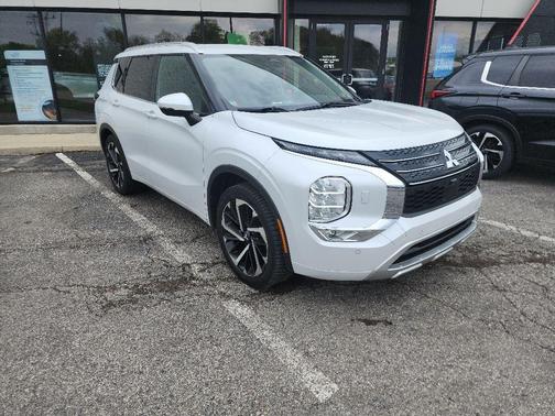 Diamond White 2022 Mitsubishi Outlander SEL