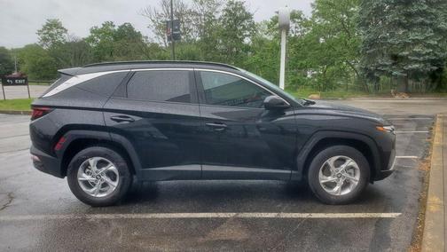 Black Pearl 2024 Hyundai TUCSON SEL