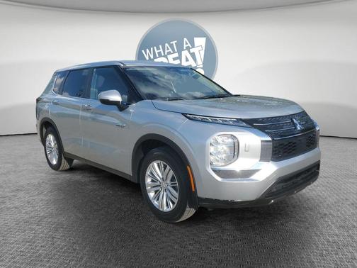 Alloy Silver Metallic 2025 Mitsubishi Outlander PHEV ES