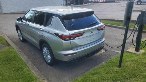 Alloy Silver Metallic 2025 Mitsubishi Outlander PHEV ES