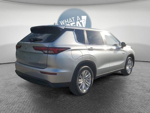 Alloy Silver Metallic 2025 Mitsubishi Outlander PHEV ES