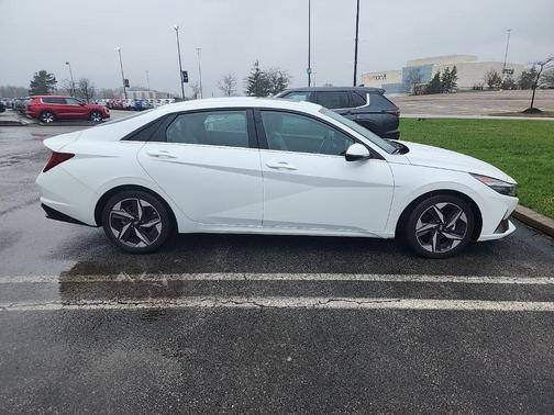 2021 Hyundai ELANTRA Limited