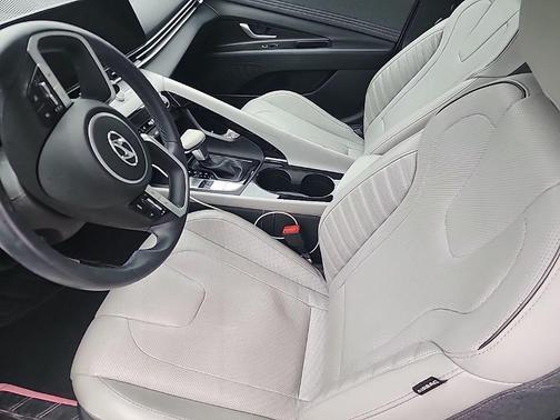 2021 Hyundai ELANTRA Limited