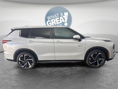 2025 Mitsubishi Outlander PHEV SE
