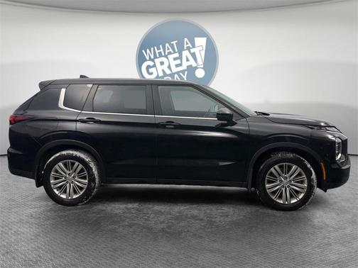 2022 Mitsubishi Outlander ES