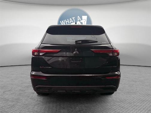 2022 Mitsubishi Outlander ES