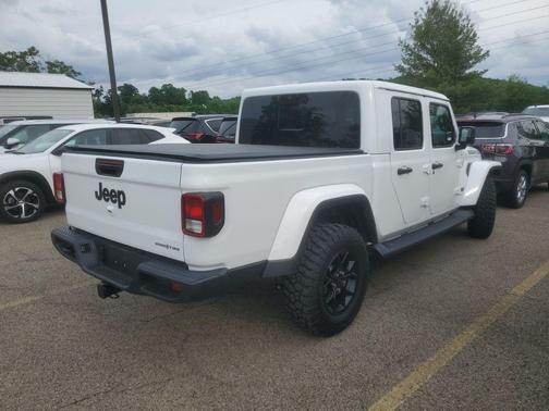 Bright White Clearcoat 2025 Jeep Gladiator Sport