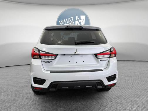 White Diamond 2026 Mitsubishi Outlander Sport 2.0 LE