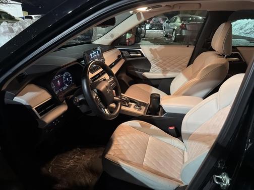 2023 Mitsubishi Outlander PHEV 