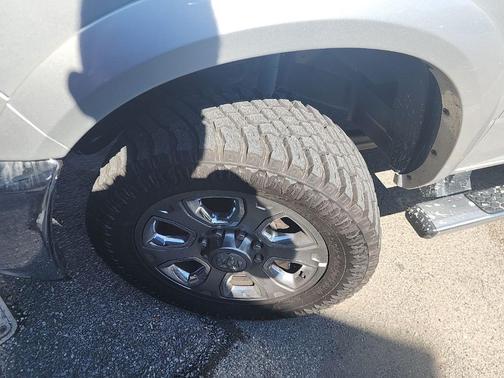 Bright Silver Clearcoat Metallic 2018 RAM 2500 SLT