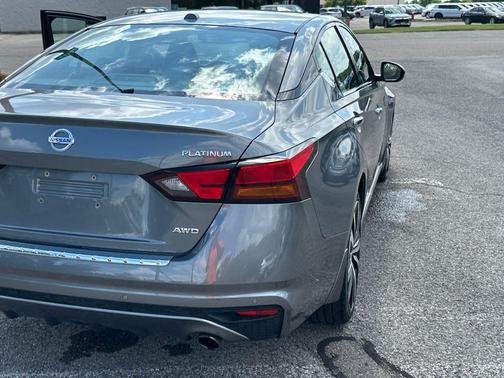Gun Metallic 2020 Nissan Altima 2.5 Platinum