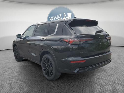 Black Diamond 2026 Mitsubishi Outlander LE