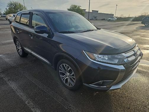 Cosmic Blue Metallic 2016 Mitsubishi Outlander SE