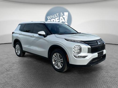 2022 Mitsubishi Outlander ES