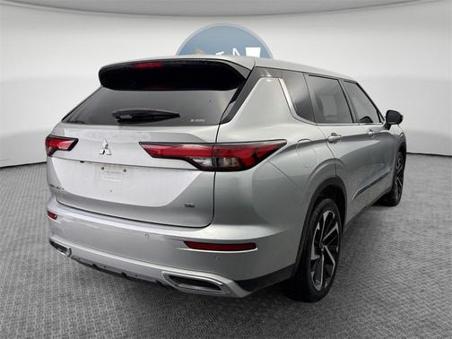 2022 Mitsubishi Outlander SE