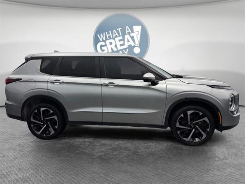 2022 Mitsubishi Outlander SE