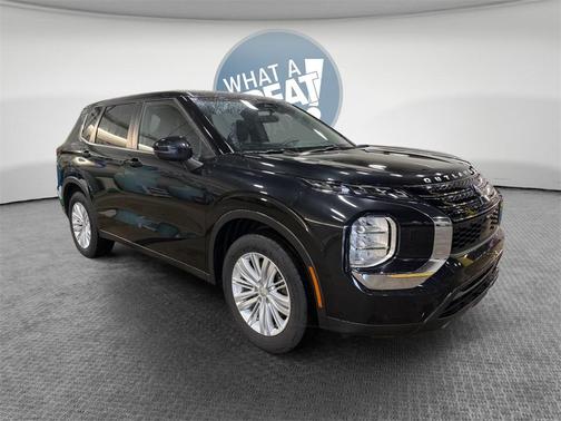 2023 Mitsubishi Outlander ES