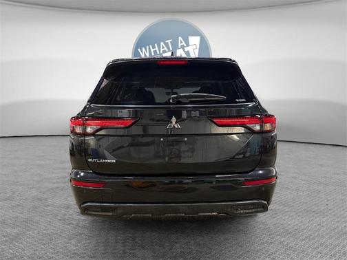 2023 Mitsubishi Outlander ES