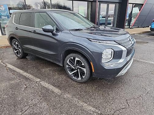 Graphite Gray 2024 Mitsubishi Outlander SE