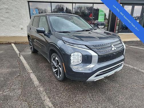 Graphite Gray 2024 Mitsubishi Outlander SE
