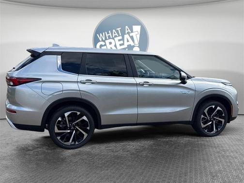 2025 Mitsubishi Outlander PHEV SE