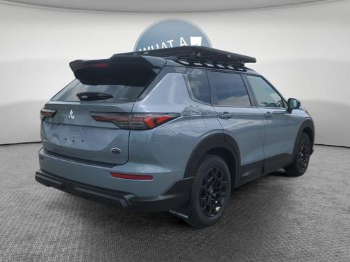 Moonstone Gray Metallic 2026 Mitsubishi Outlander Trail Edition