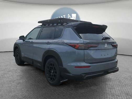 Moonstone Gray Metallic 2026 Mitsubishi Outlander Trail Edition