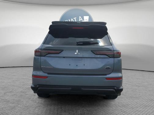Moonstone Gray Metallic 2026 Mitsubishi Outlander Trail Edition