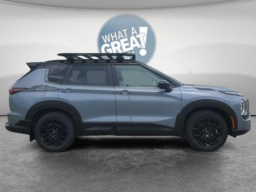 Moonstone Gray Metallic 2026 Mitsubishi Outlander Trail Edition