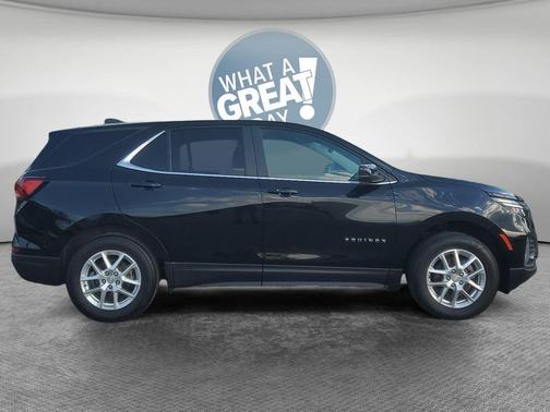 Mosaic Black Metallic 2023 Chevrolet Equinox 1LT