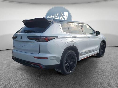 White Diamond / Black 2026 Mitsubishi Outlander Ralliart