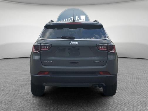 Sting Gray Clearcoat 2022 Jeep Compass Limited